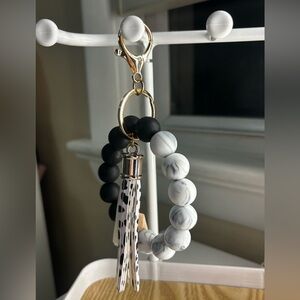 Black and White Silicone Beaded Keychain Bracelet